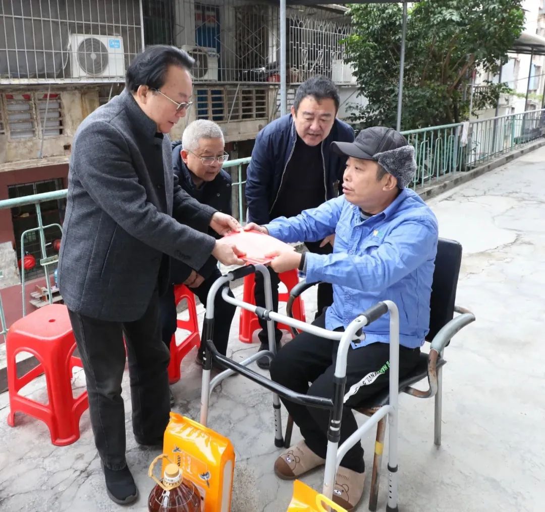 海南省国资委党委副书记王有福到尊龙凯时开展新春慰问暨专项调研1.jpg