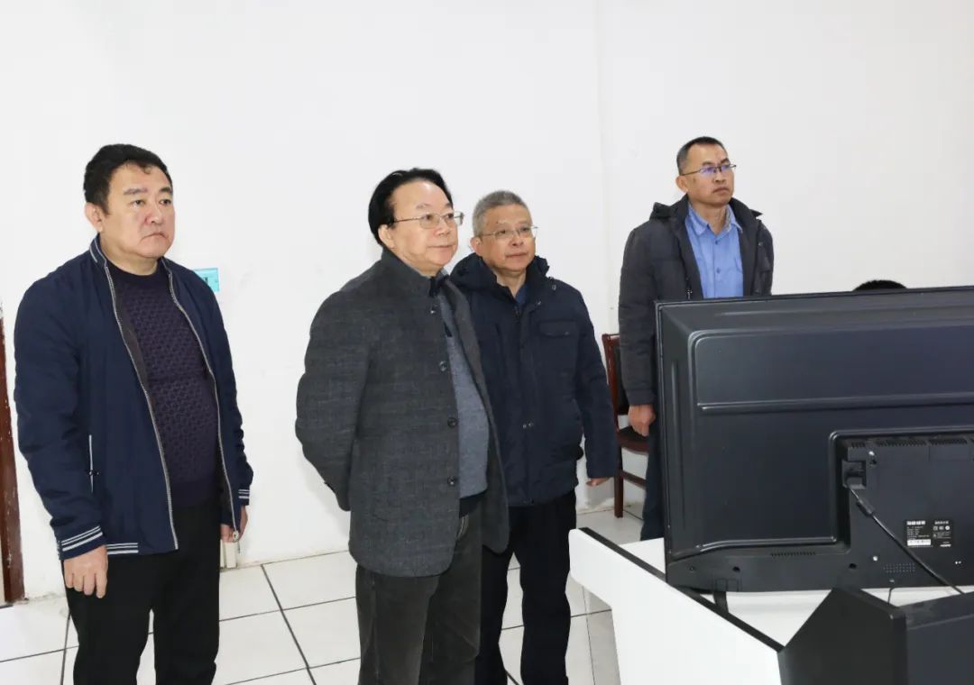 海南省国资委党委副书记王有福到尊龙凯时开展新春慰问暨专项调研2.jpg