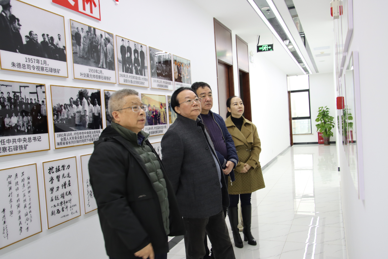 海南省国资委党委副书记王有福到尊龙凯时开展新春慰问暨专项调研4.jpg